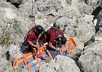 Scilla:cade sugli scogli,salvato dai vigili del fuoco